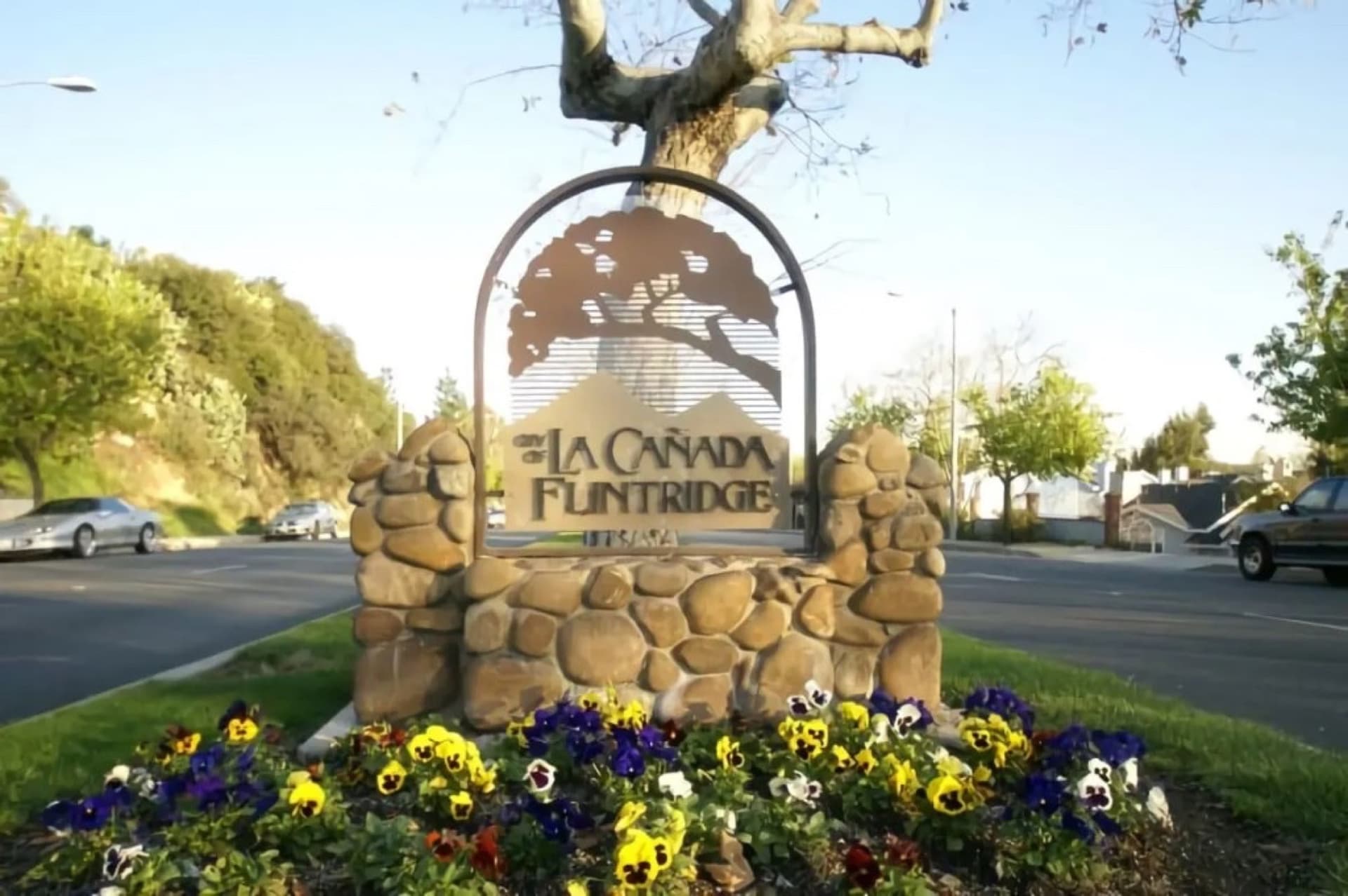 City of La Cañada Flintridge welcome sign